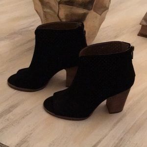 Lucky Brand Open toed Booties